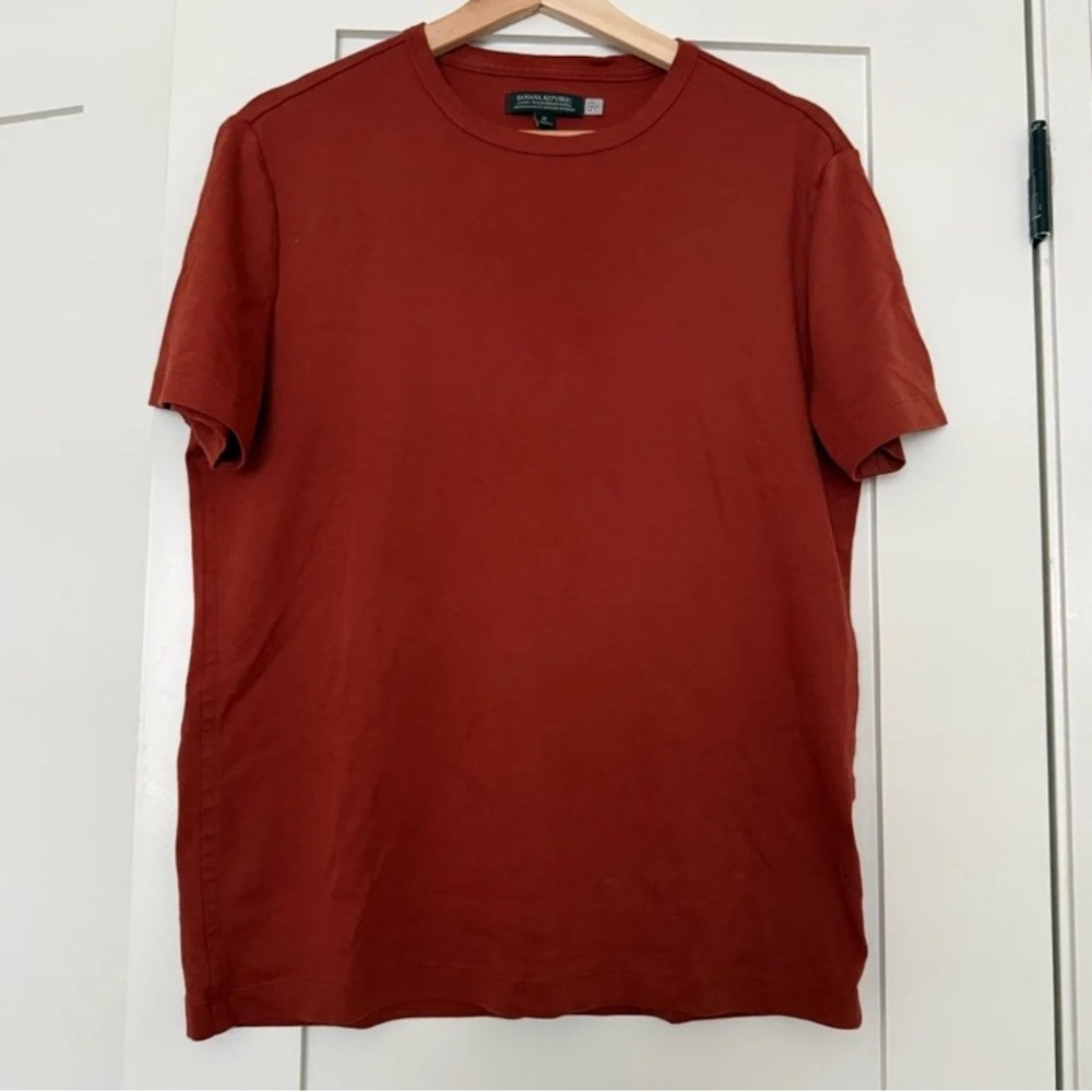 Banana Republic Men’s Rust Red Crewneck Short Sleeve Tee